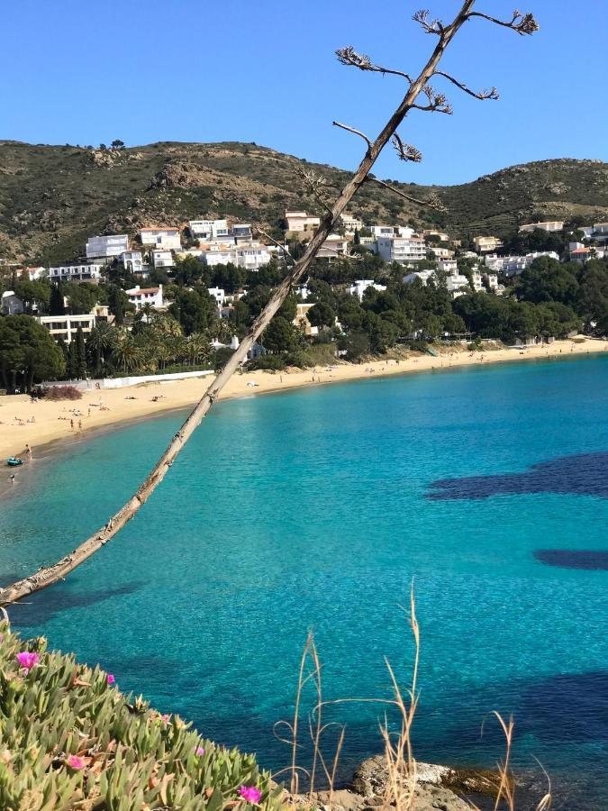 Roses Beach Екстер'єр фото
