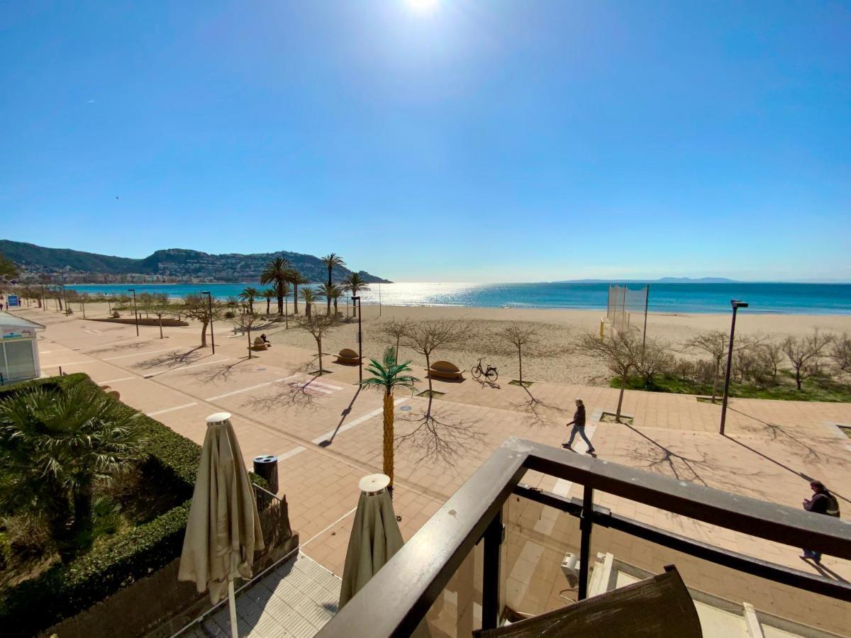Roses Beach Екстер'єр фото