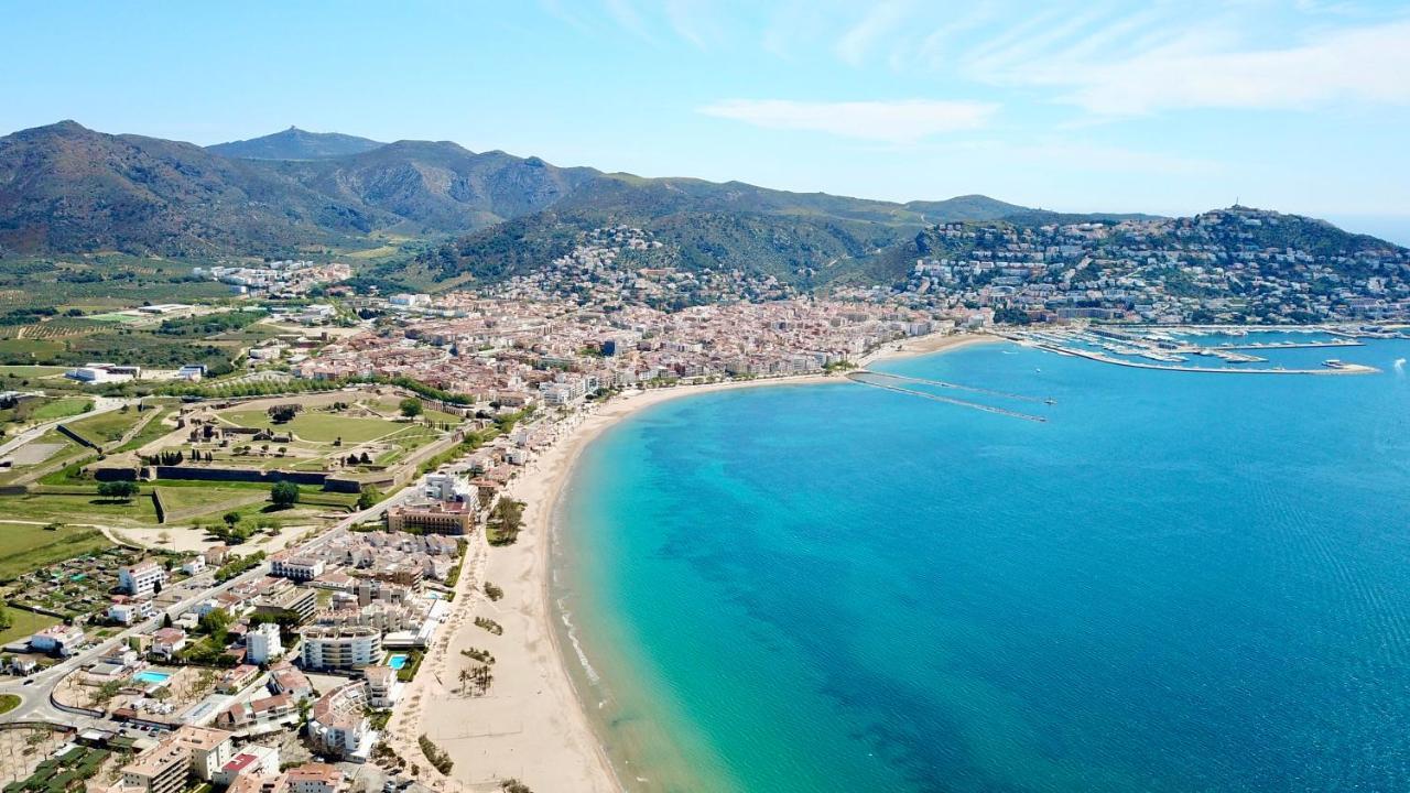 Roses Beach Екстер'єр фото
